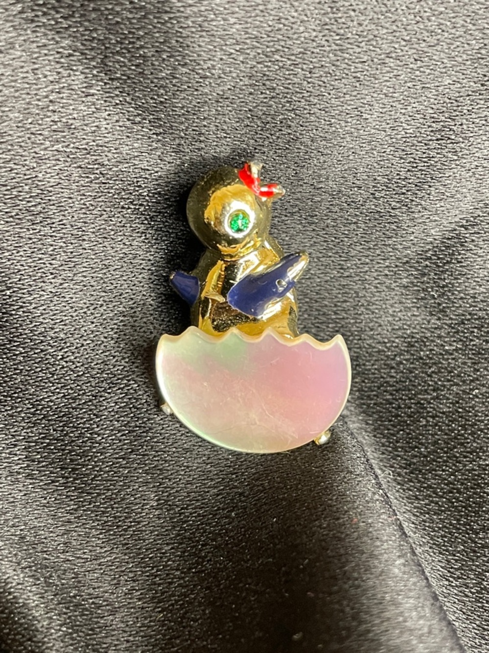 VINTAGE Mother-of-Pearl Egg with Hatching Chick Brooch